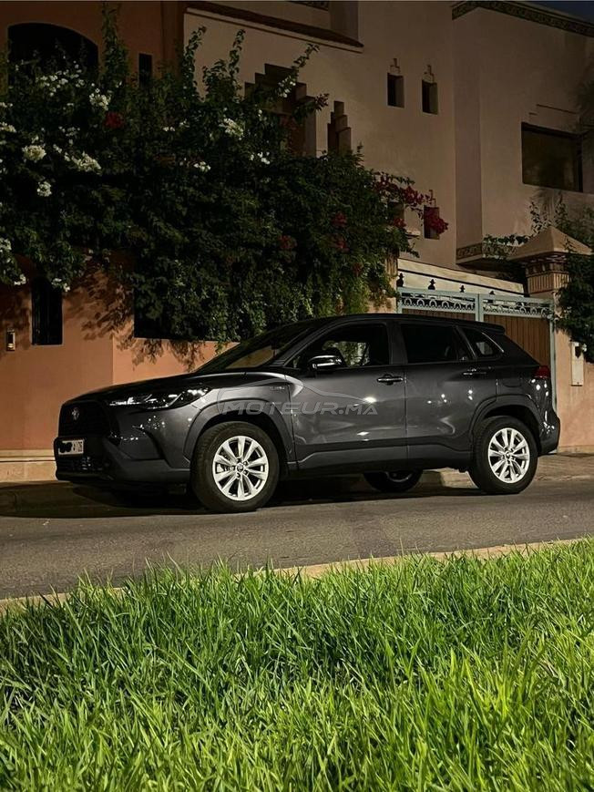 toyota corolla cross hybrid 1er main