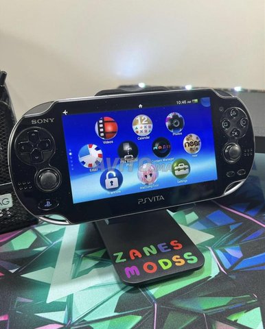 PS VITA OLED FLASHÉ PLEIN DE JEUX