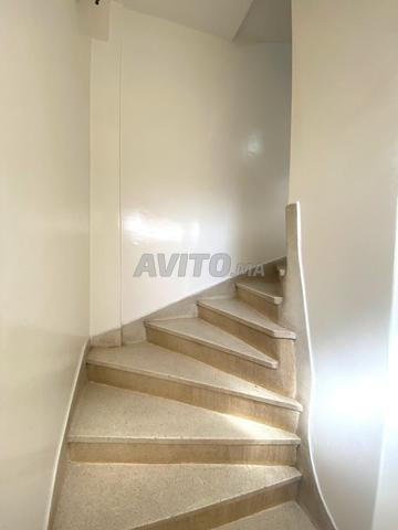 Maison avec Magasin, deux étages et une terasse