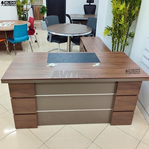 Bureau 1.60m avec retour et caisson importation
