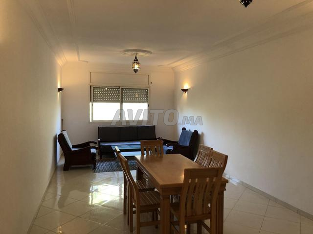 شقة تبعد 8 دقائق عن المحطة مع إطلالة على الحديقة