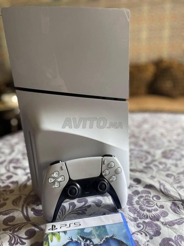 PLAYTATION 5 SLIM STANDARD AVEC JEU