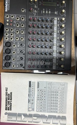 TABLE DE MIXAGE MACKIE 