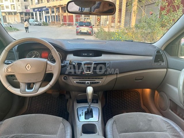 Renault Laguna Essence Automatique 2009