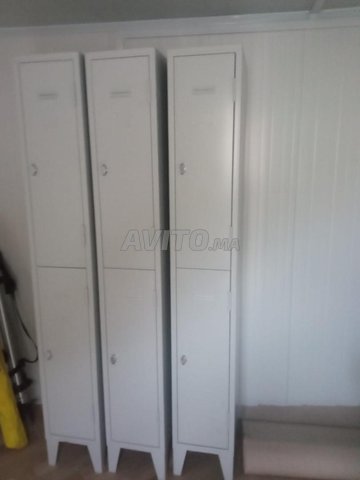 LES VESTIAIRES EN METAL