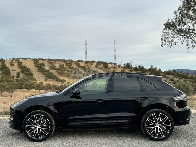 Porsche Macan Essence Automatique 2022 à Salé