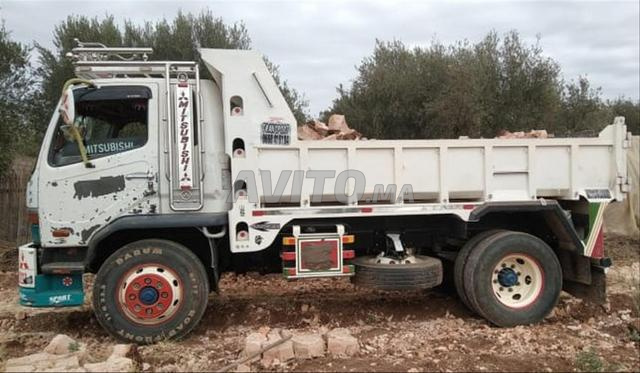 camion mitsubishi modèle 2007 à vendre
