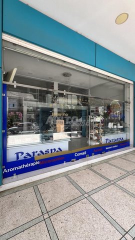 Local commercial moderne - Emplacement stratégique