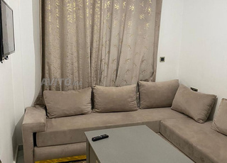 غرفة وصالة ومطبخ وحمام للكراء اليومي للمتزوجين 