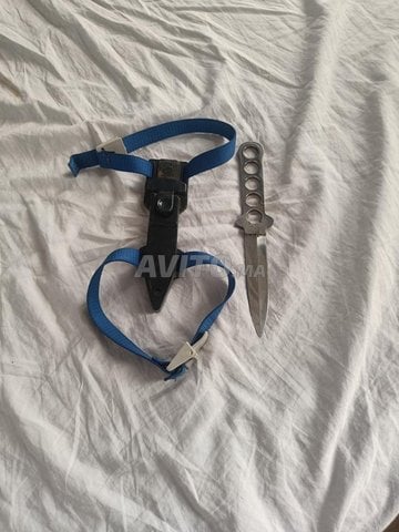 couteau et étui de plongé