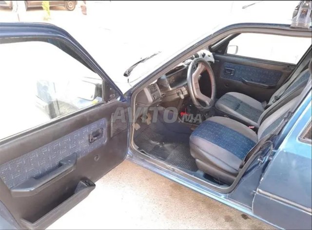 سيارة للبيع