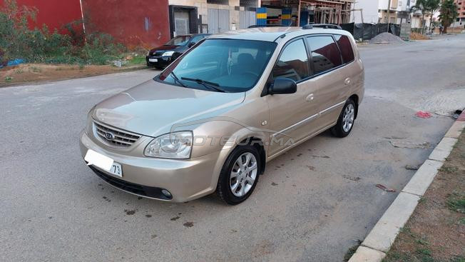 kia carens 