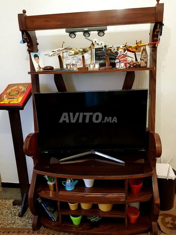 Meuble tv ( 40 pouces ) à vendre plus zaja