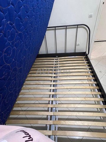 LIT IKEA AVEC MATELAS ET PLACARD
