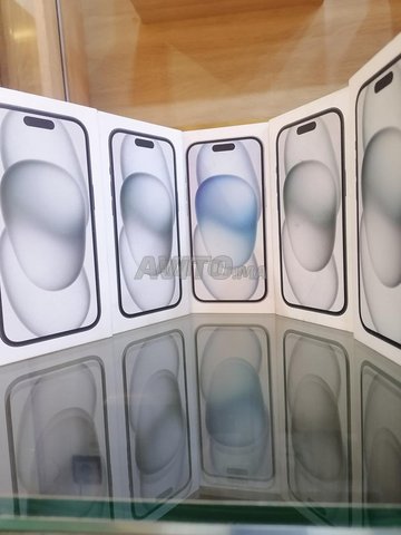 Iphone 15 128GB noir / bleu