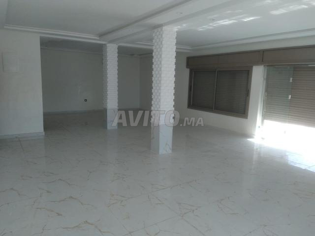 magasin moderne à louer avec la cave  centre ville