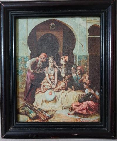 Scène orientale avec femme couronnée