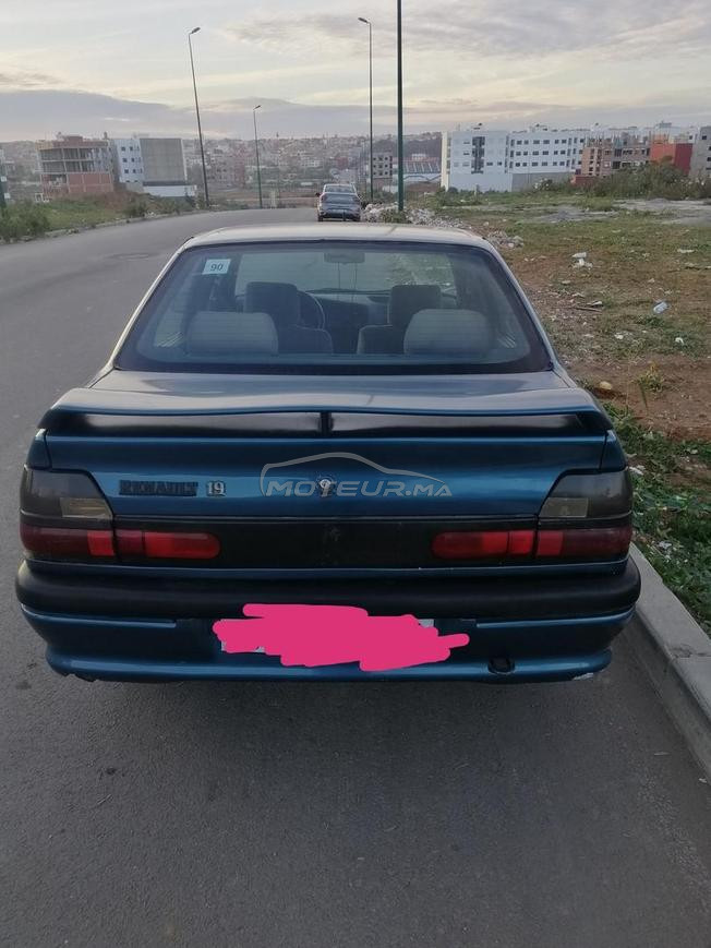 renault 19 essence modèle 2000