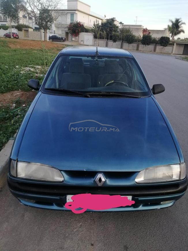 renault 19 essence modèle 2000