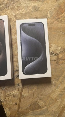 iPhone 15 pro bleu 256 go