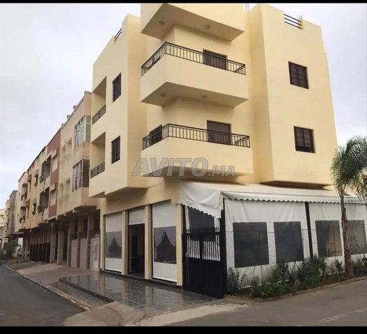 maison de deux étages avec café autorisée 