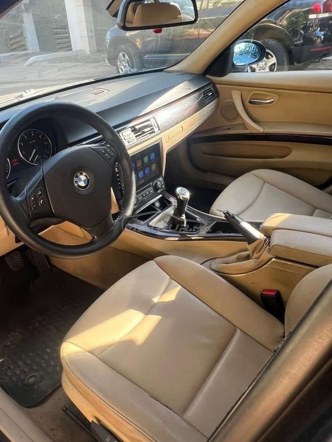 320i BMW en très bon état, Casa