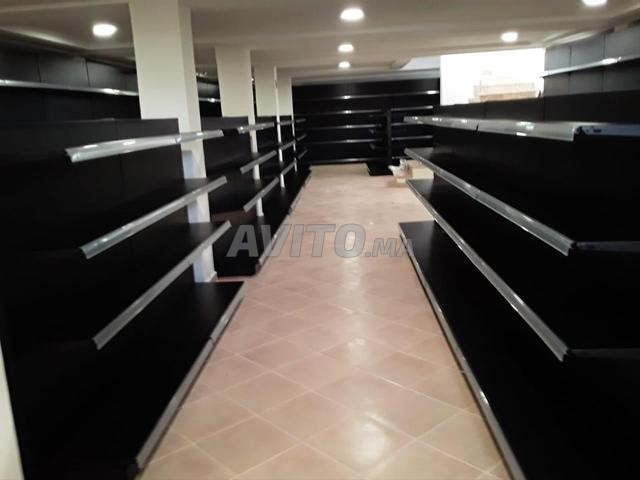 rayonnage super marché noir pour le stockage 