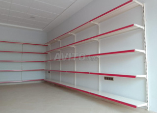 Étagères murales métalliques