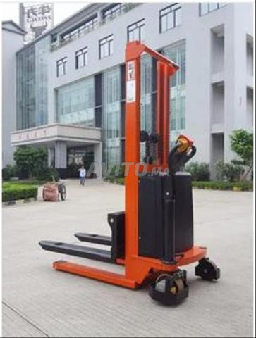 gerbeur semi électrique 1.5T Hauteur 3m - 2