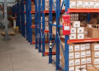 les étagères de stockage 