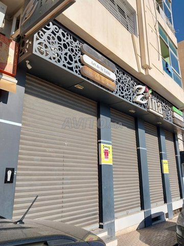 magasin de 4 rideaux, à louer ou à vendre 