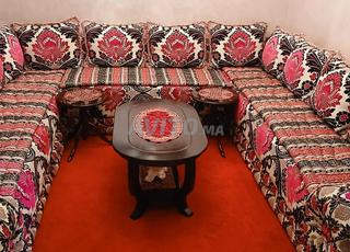 صالون للبيع