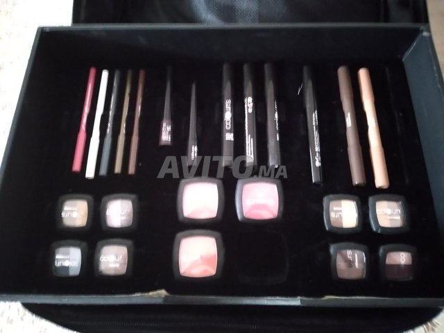 Maquillage LR Colours
