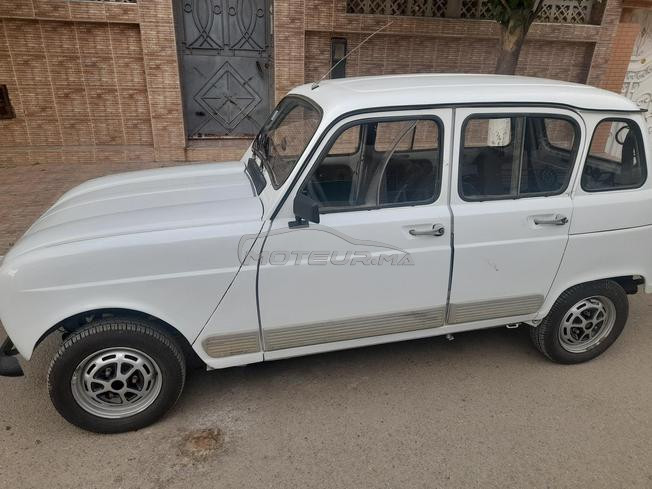 Renault R4 Essence Manuelle 1983 à Sidi Slimane