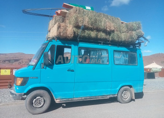 ميرسدس بنز 207د ديزل يدوي 2002 في مراكش