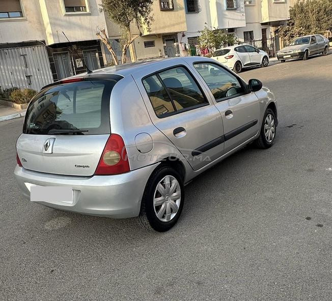 Renault Clio Essence Manuelle 2011 à Agadir