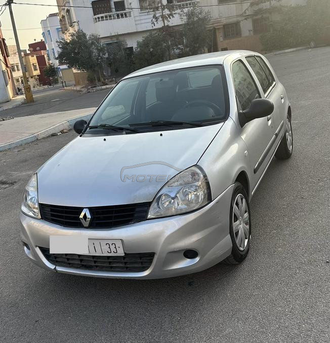 Renault Clio Essence Manuelle 2011 à Agadir
