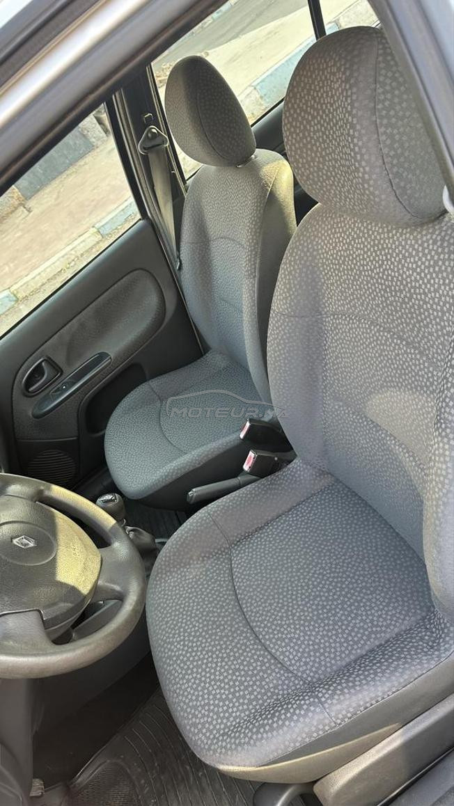 Renault Clio Essence Manuelle 2011 à Agadir