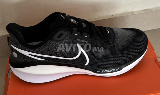 chaussures running Nike VOMERO 17 