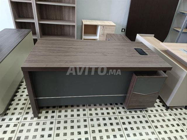 Bureau importation avec retour et caisson a vendre