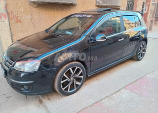  golf 5 modèle 2005 très bonne état 