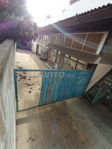 Terrain à vendre dans la rue Hassan II, quartier industriel 16000 dh