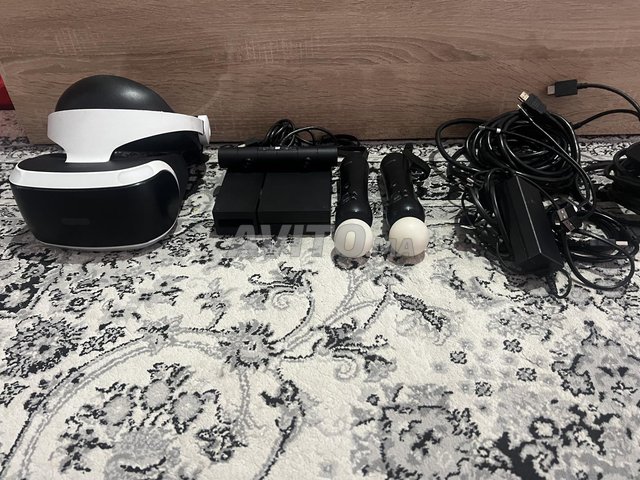 Playstation vr avec 2 manettes et camera et cables