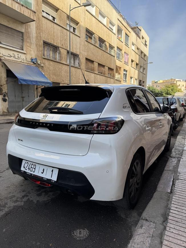 peugeot 208 en trea bonne etat