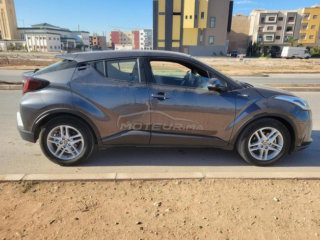 toyota chr  hybrid 