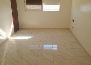 شقة ممتازة للكراء في طابق الاول 