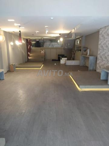 des Magasins en location a 2 mars et la gironde