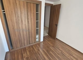 Appart 3 chambre Neuf à louer ELMENZEH