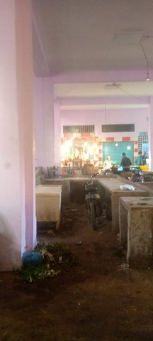 محل تجاري في سوق النمودجي إيزيكي للبيع