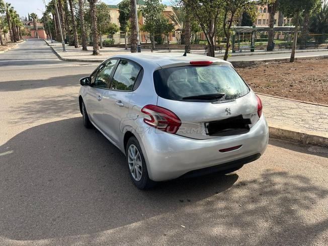 Peugeot 208 Diesel Manuelle 2013 à Casablanca